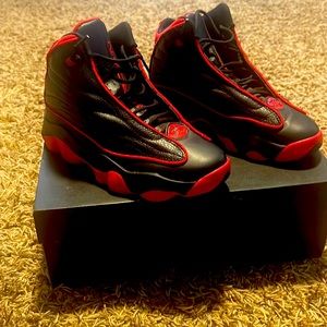 Jordan pro strong black/university red big kids size 6.